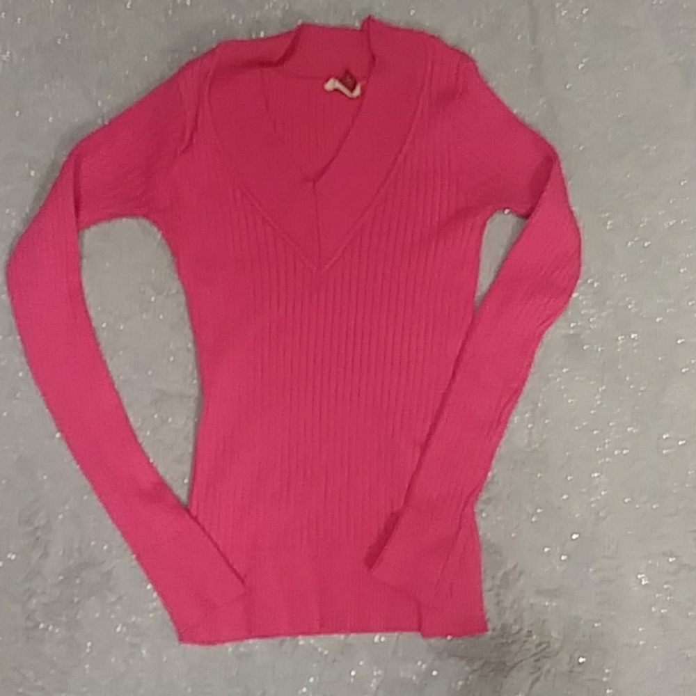 Lei pink stretchy sweater size medium